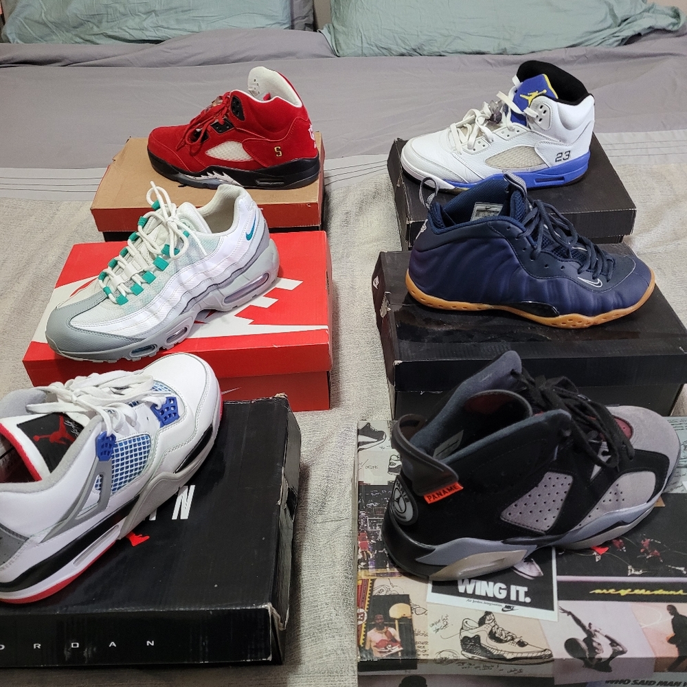 Sneakers